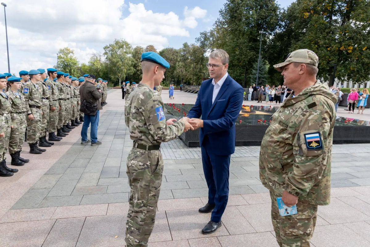 Военно-патриотический лагерь «Хочу стать десантником» уже четвертый год принимает ребят из дружественных государств Военно-патриотический лагерь «Хочу стать десантником» уже четвертый год принимает ребят из дружественных государств