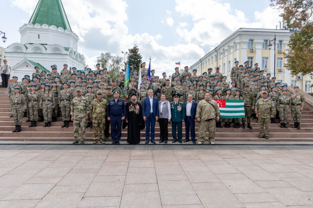 Военно-патриотический лагерь «Хочу стать десантником» уже четвертый год принимает ребят из дружественных государств Военно-патриотический лагерь «Хочу стать десантником» уже четвертый год принимает ребят из дружественных государств