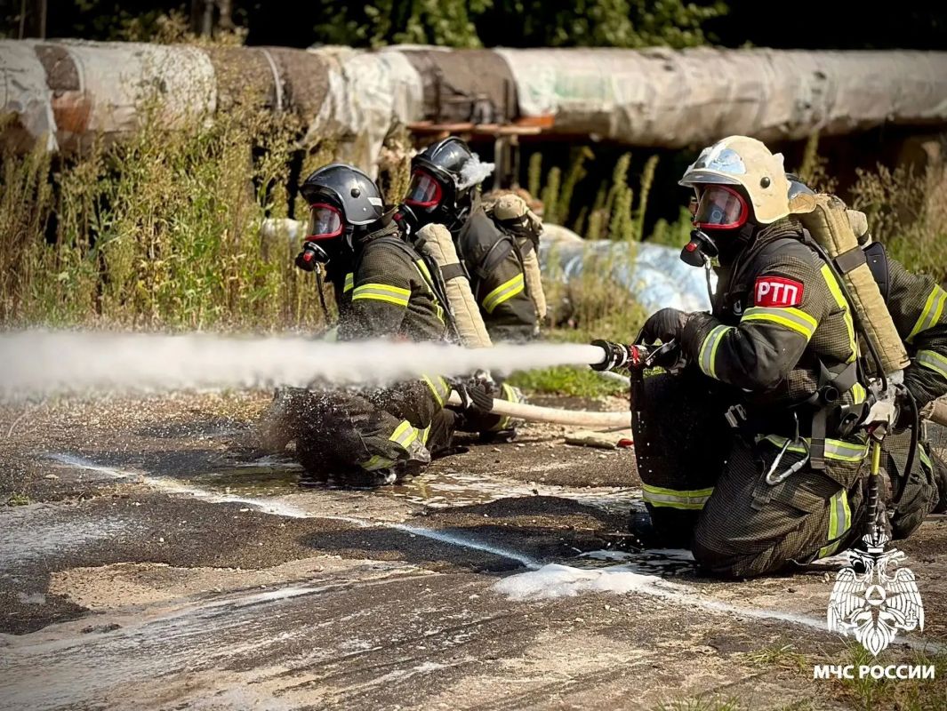 Победа в дыму. В ФГКУ «Специальное управление ФПС № 4 МЧС России» прошел смотр-конкурс профессионального мастерства среди звеньев газодымозащитной службы специальных пожарно-спасательных частей Победа в дыму. В ФГКУ «Специальное управление ФПС № 4 МЧС России» прошел смотр-конкурс профессионального мастерства среди звеньев газодымозащитной службы специальных пожарно-спасательных частей