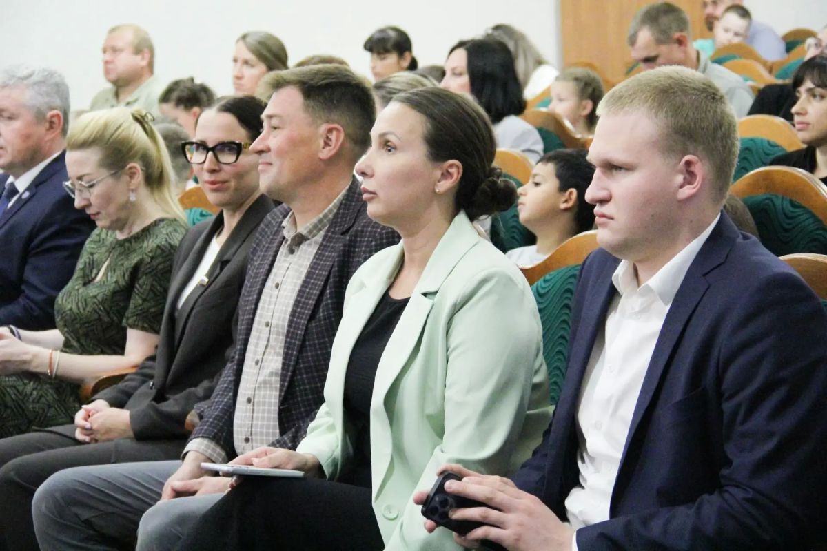 Депутаты городской Думы поддержали благотворительную акцию «Собери ребенка в школу» Депутаты городской Думы поддержали благотворительную акцию «Собери ребенка в школу»