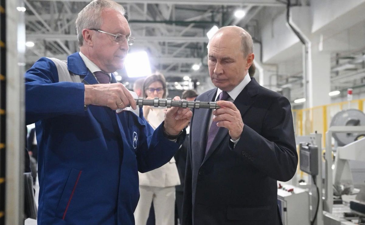 Глеб Никитин: Важный день для нижегородского автопрома! Президент России Владимир Путин посетил наш автомобильный кластер - мощный промышленный комплекс, где сосредоточены ключевые производства Глеб Никитин: Важный день для нижегородского автопрома! Президент России Владимир Путин посетил наш автомобильный кластер - мощный промышленный комплекс, где сосредоточены ключевые производства