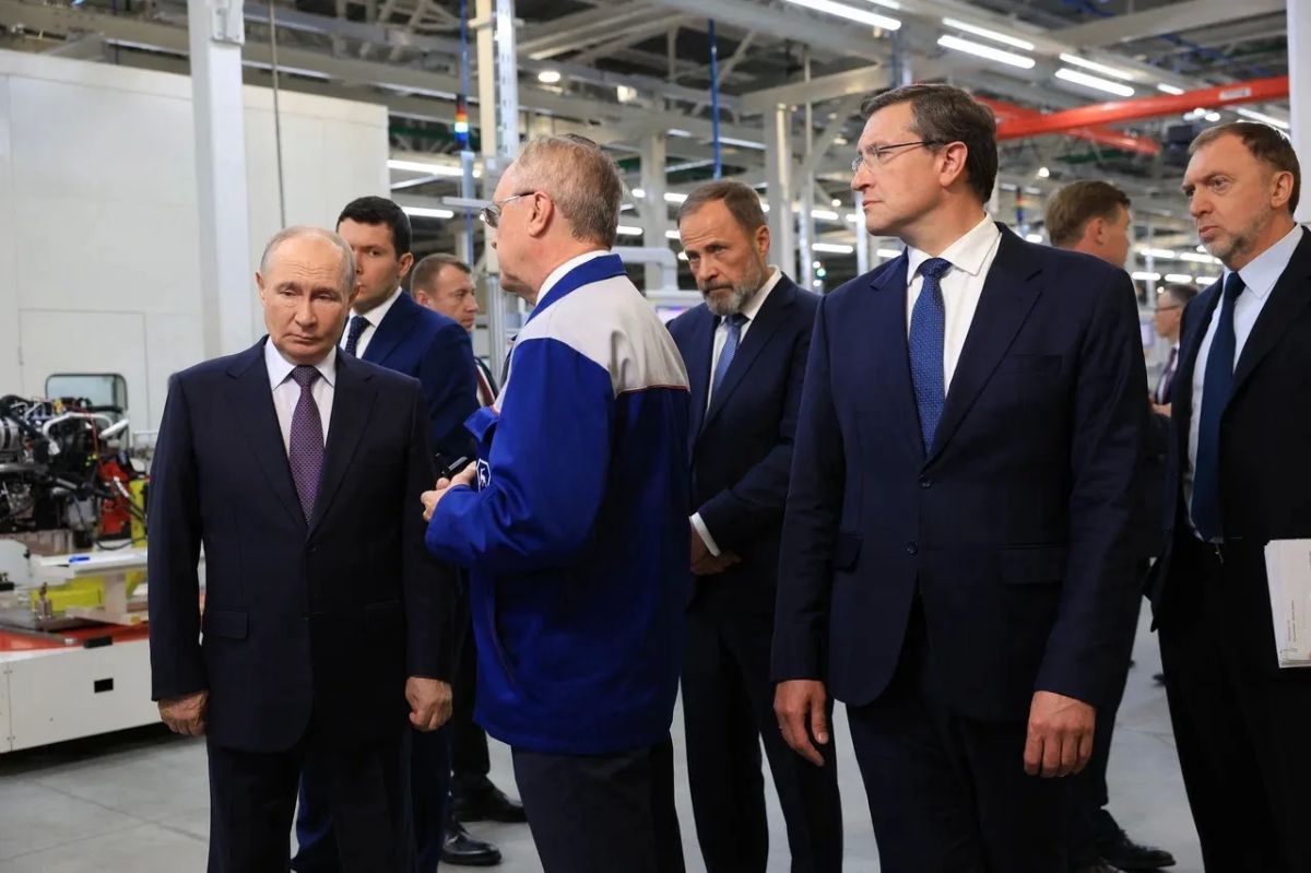Глеб Никитин: Важный день для нижегородского автопрома! Президент России Владимир Путин посетил наш автомобильный кластер - мощный промышленный комплекс, где сосредоточены ключевые производства Глеб Никитин: Важный день для нижегородского автопрома! Президент России Владимир Путин посетил наш автомобильный кластер - мощный промышленный комплекс, где сосредоточены ключевые производства
