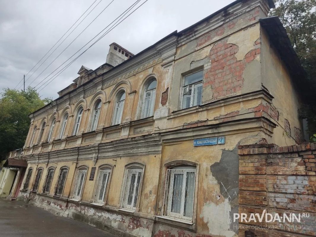 Знаете ли вы, что в самом сердце Нижнего спрятан музей под открытым небом? Знаете ли вы, что в самом сердце Нижнего спрятан музей под открытым небом?