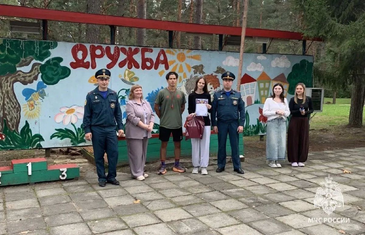 Юные спасатели: сотрудники МЧС провели спортивный день в лагере «Дружба» Юные спасатели: сотрудники МЧС провели спортивный день в лагере «Дружба»