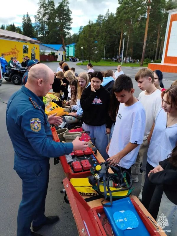 Юные городчане примерили на себя роль спасателей Юные городчане примерили на себя роль спасателей