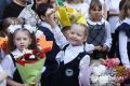 И ещё немного фото с красивыми ребятишками — торжественные линейки в честь дня знаний сегодня прошли по всей области