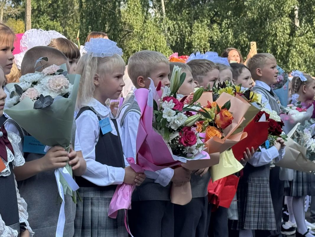 Сегодня прокурор Нижегородской области Алексей Цуканов принял участие в праздничных мероприятиях, посвященных Дню знаний Сегодня прокурор Нижегородской области Алексей Цуканов принял участие в праздничных мероприятиях, посвященных Дню знаний