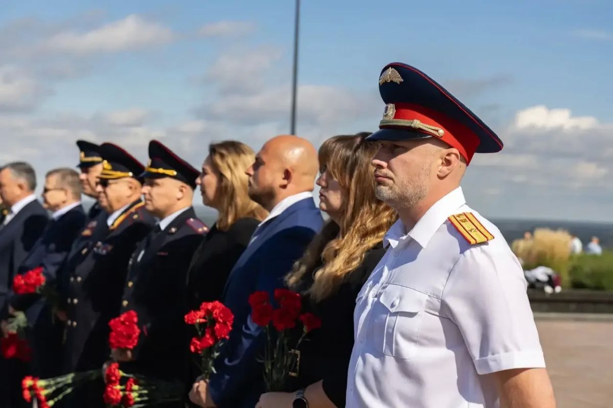 Сотрудники регионального следственного управления приняли участие в мероприятиях в День солидарности в борьбе с терроризмом Сотрудники регионального следственного управления приняли участие в мероприятиях в День солидарности в борьбе с терроризмом