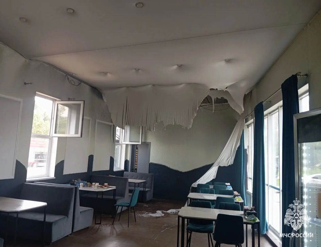 Пожар в кафе. Сегодня на улице Веденяпина в Нижнем Новгороде произошел пожар в заведении общепита Пожар в кафе. Сегодня на улице Веденяпина в Нижнем Новгороде произошел пожар в заведении общепита