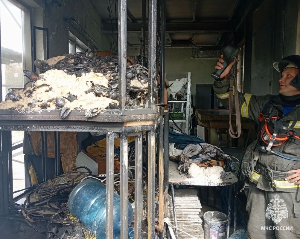 Пожар в кафе. Сегодня на улице Веденяпина в Нижнем Новгороде произошел пожар в заведении общепита Пожар в кафе. Сегодня на улице Веденяпина в Нижнем Новгороде произошел пожар в заведении общепита