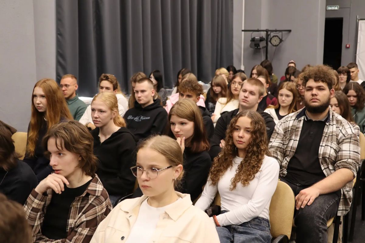Евгений Чинцов: «Сегодня война за правду и будущее России идет не только на поле боя, но и в сердцах и умах людей» Евгений Чинцов: «Сегодня война за правду и будущее России идет не только на поле боя, но и в сердцах и умах людей»