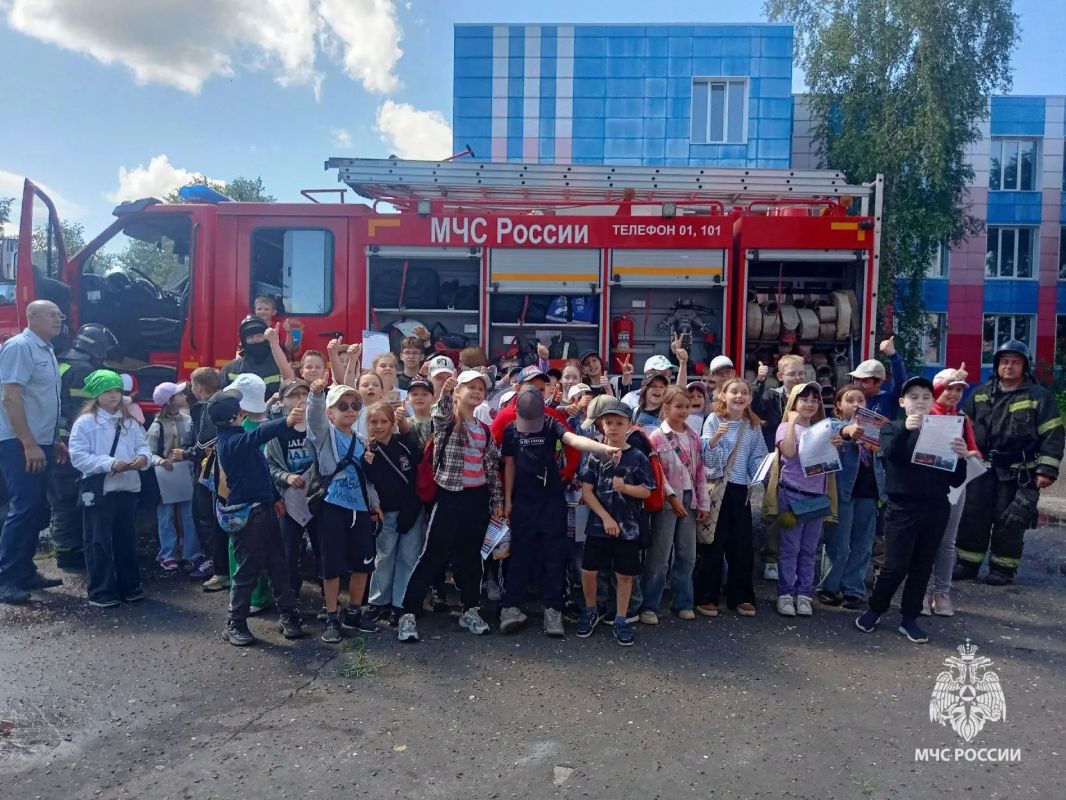 Акция «Мои безопасные каникулы»: более 3000 детей Выксы научились спасать жизни Акция «Мои безопасные каникулы»: более 3000 детей Выксы научились спасать жизни