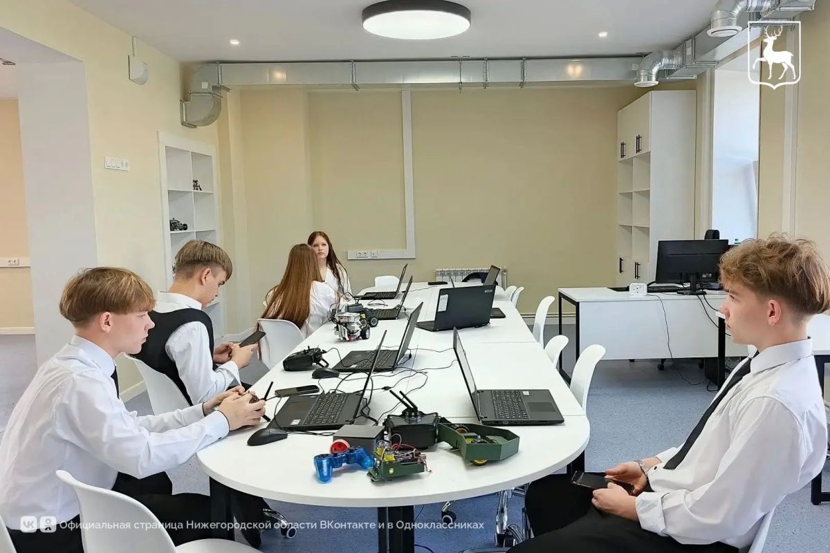 Дополнительное здание детского технопарка «Кванториум» открыли в средней школе №10 в Павлове Дополнительное здание детского технопарка «Кванториум» открыли в средней школе №10 в Павлове