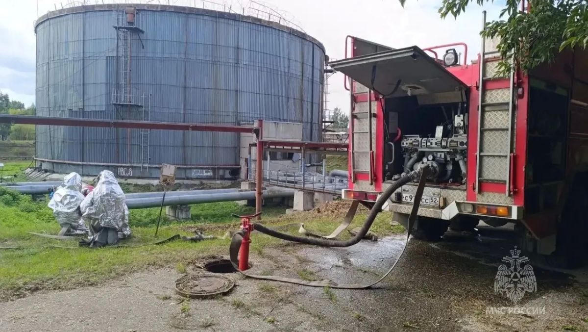Пожар на мазутном хранилище потушен Пожар на мазутном хранилище потушен