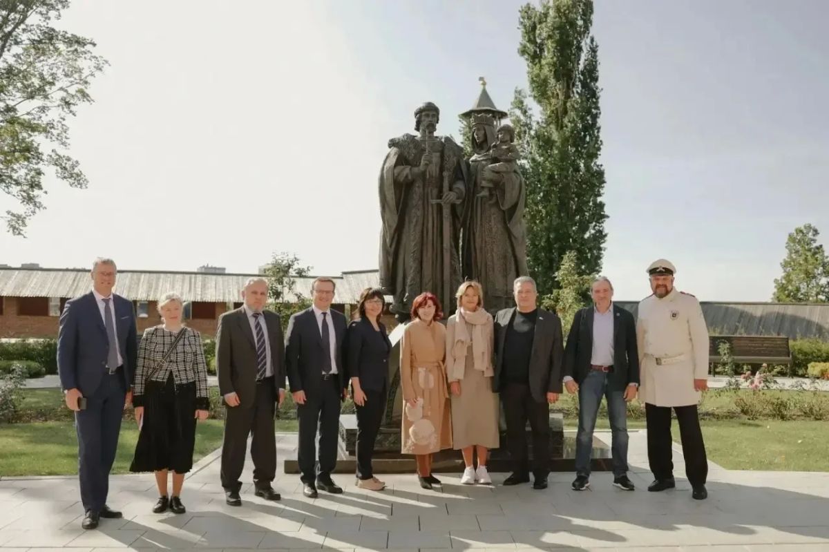 Наталья Дмитриевская в составе комиссии первого конкурса «Семейная столица России» посетила Нижний Новгород Наталья Дмитриевская в составе комиссии первого конкурса «Семейная столица России» посетила Нижний Новгород
