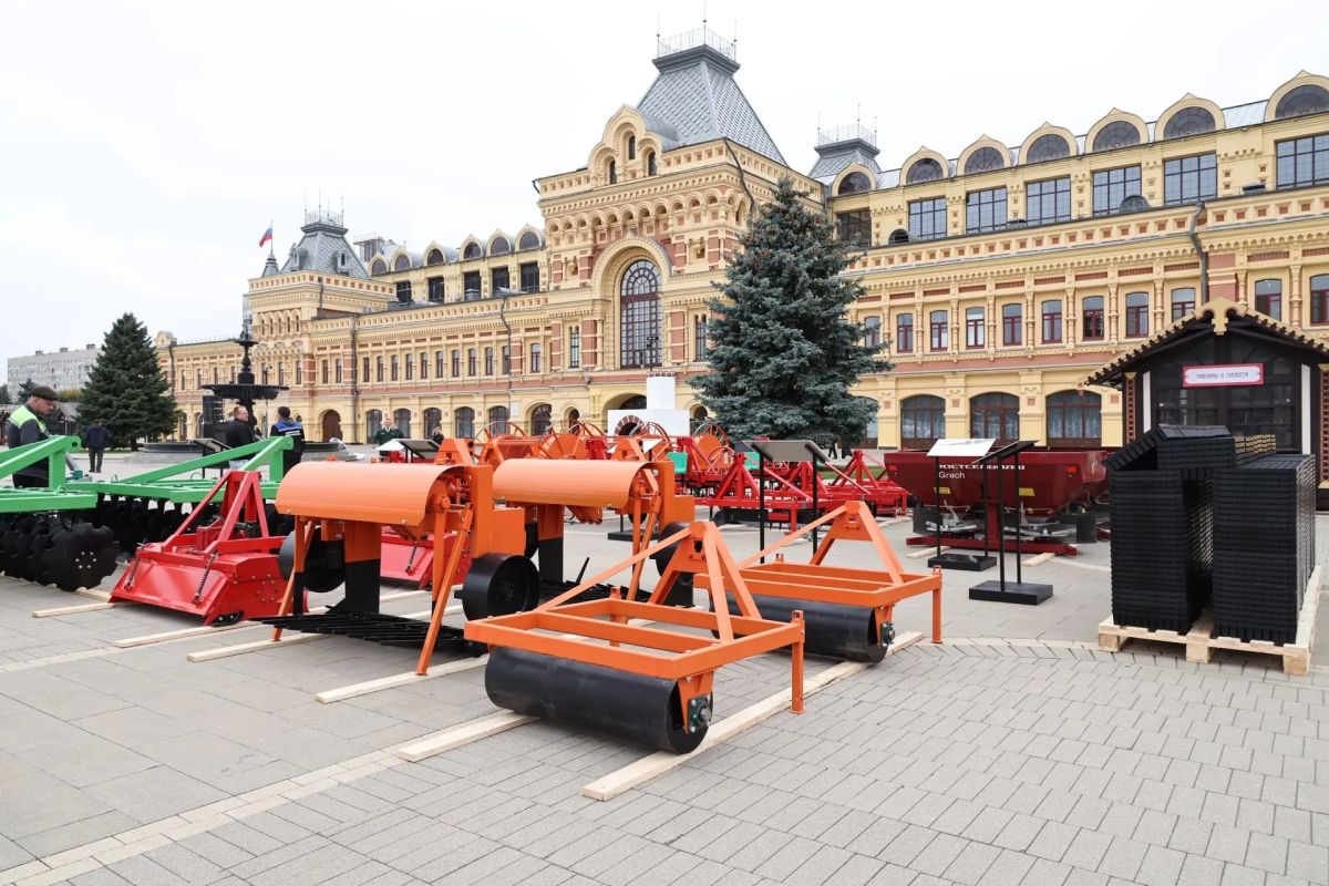 На Нижегородской ярмарке в рамках празднования Дня работников леса и Дня работников охотничьего хозяйства специалистам отрасли передали новую технику и оборудование На Нижегородской ярмарке в рамках празднования Дня работников леса и Дня работников охотничьего хозяйства специалистам отрасли передали новую технику и оборудование
