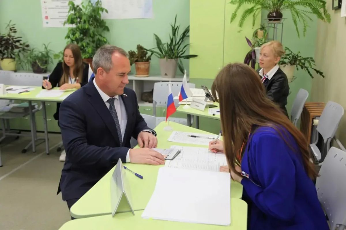 Принял участие в голосовании на выборах депутатов Государственной Думы РФ и Законодательного Собрания Нижегородской области