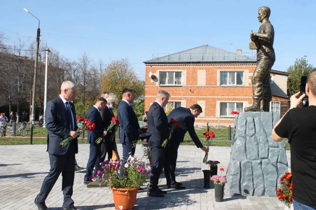 Глеб Никитин: В Вахтане возложил цветы к новому мемориалу Глеб Никитин: В Вахтане возложил цветы к новому мемориалу