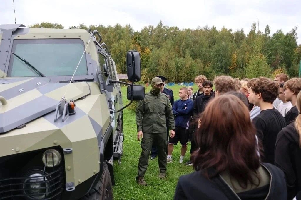 Более 800 учеников школ Нижегородской области стали участниками военно-патриотического фестиваля «215 лет на страже Родины», посвящённого 10-летию Росгвардии и 215-летию войск правопорядка Более 800 учеников школ Нижегородской области стали участниками военно-патриотического фестиваля «215 лет на страже Родины», посвящённого 10-летию Росгвардии и 215-летию войск правопорядка