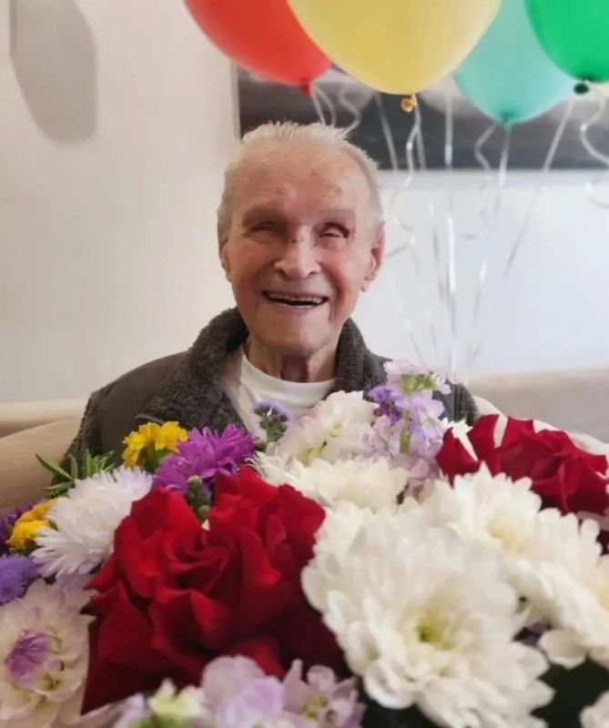 Фронтовик из Дзержинска Александр Кондратьев отметил 100-летний юбилей