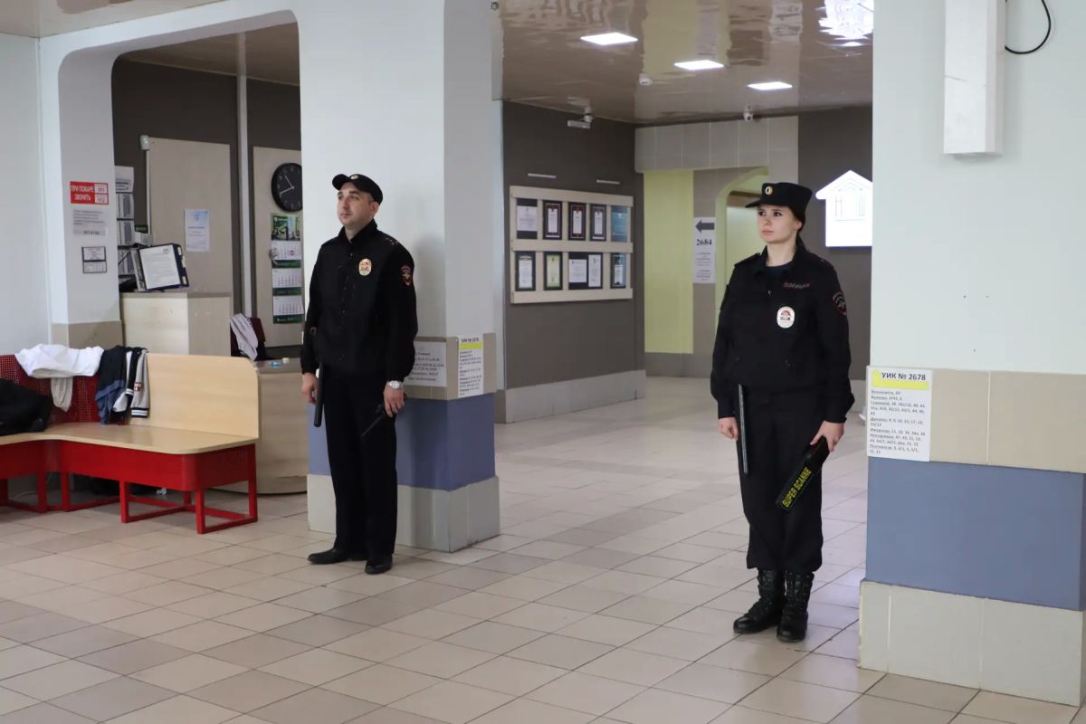 Полицейские Нижегородской области обеспечили общественный порядок и безопасность в Единый день голосования Полицейские Нижегородской области обеспечили общественный порядок и безопасность в Единый день голосования