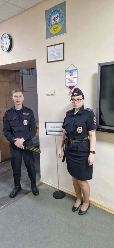 Дополнение к посту выше: ещё несколько фотографий с избирательных участков Дополнение к посту выше: ещё несколько фотографий с избирательных участков