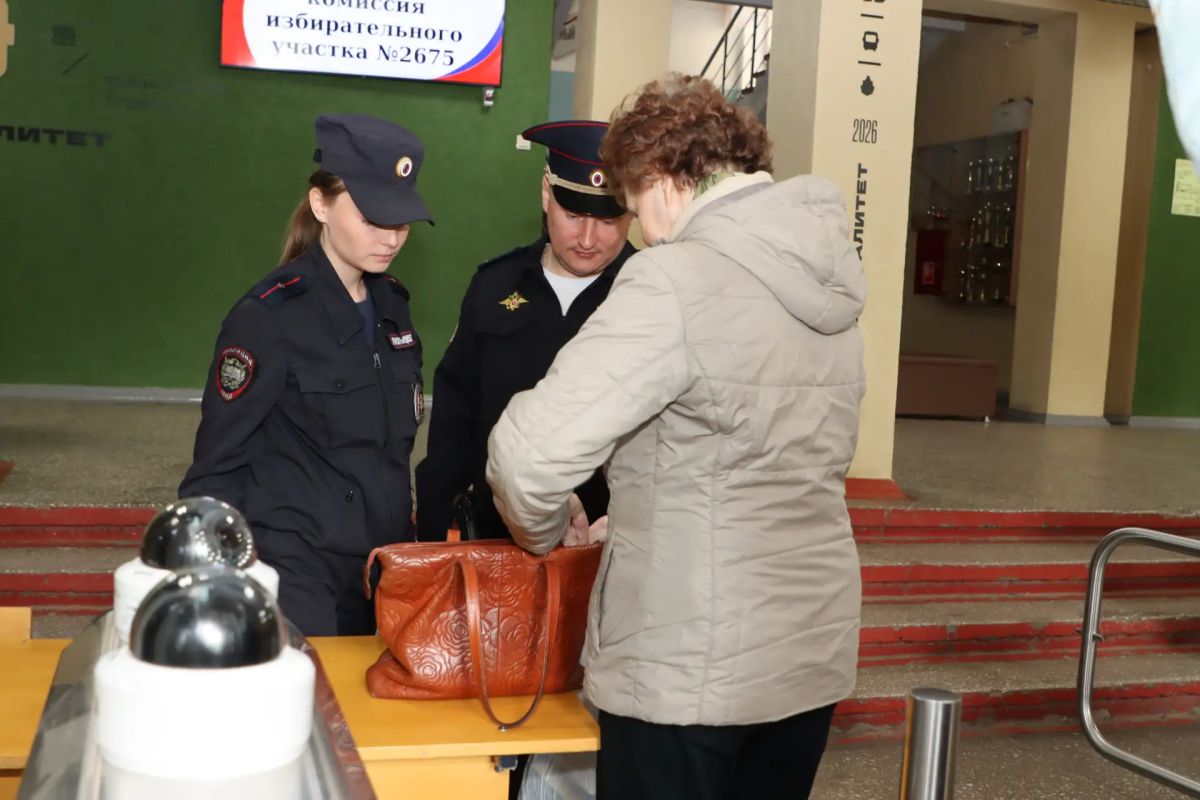 Полицейские Нижегородской области обеспечили общественный порядок и безопасность в Единый день голосования Полицейские Нижегородской области обеспечили общественный порядок и безопасность в Единый день голосования