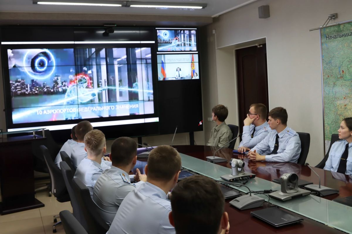 Выпускники ведомственного вуза пополнили ряды транспортной полиции Выпускники ведомственного вуза пополнили ряды транспортной полиции