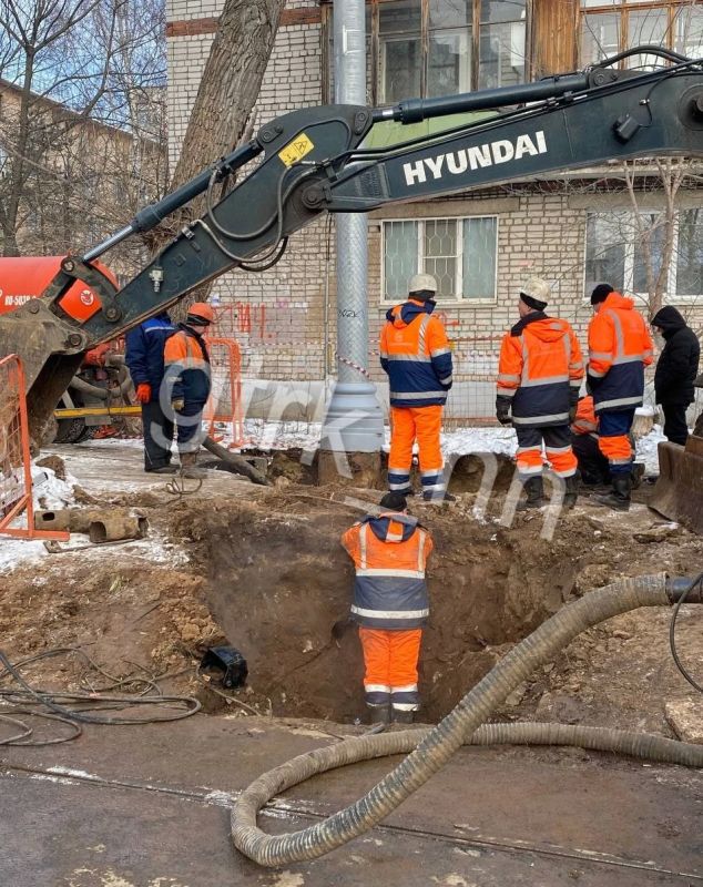 Мастера и двух слесарей АО «Теплоэнерго» осудили по делу о падении в яму с кипятком трех нижегородцев Мастера и двух слесарей АО «Теплоэнерго» осудили по делу о падении в яму с кипятком трех нижегородцев