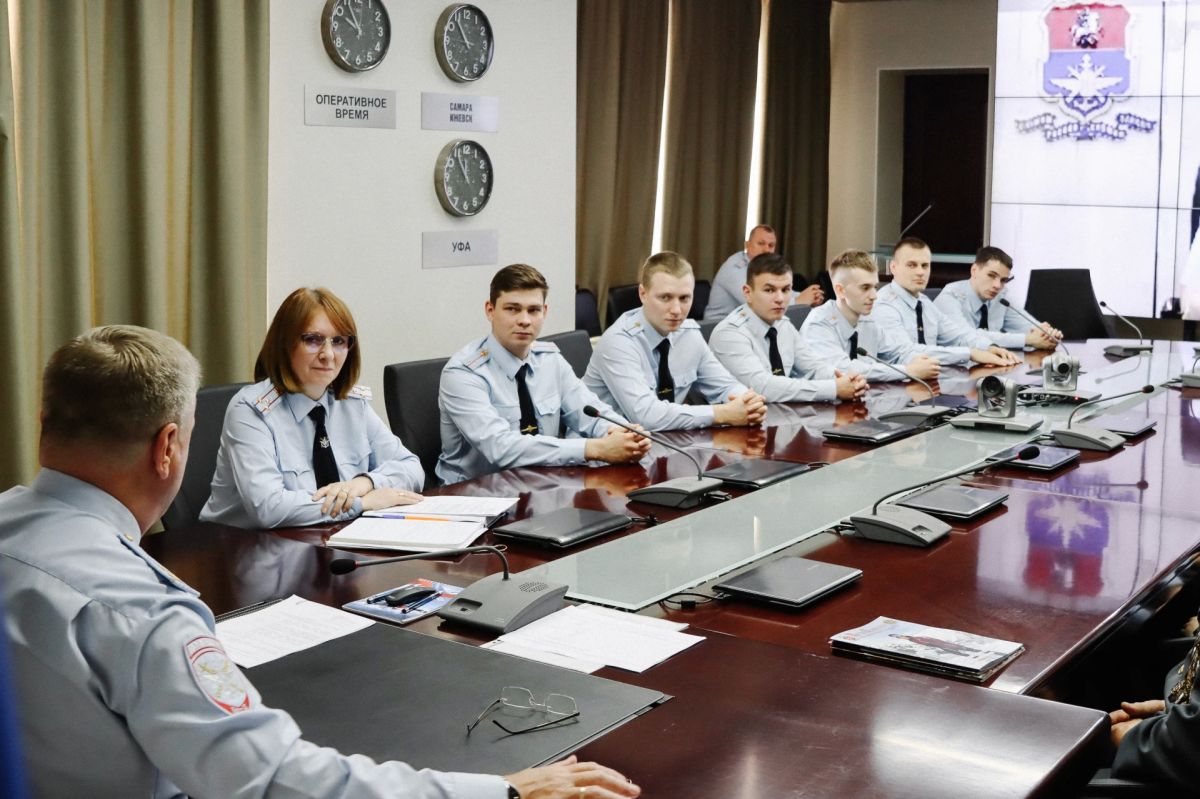 Выпускники ведомственного вуза пополнили ряды транспортной полиции Выпускники ведомственного вуза пополнили ряды транспортной полиции