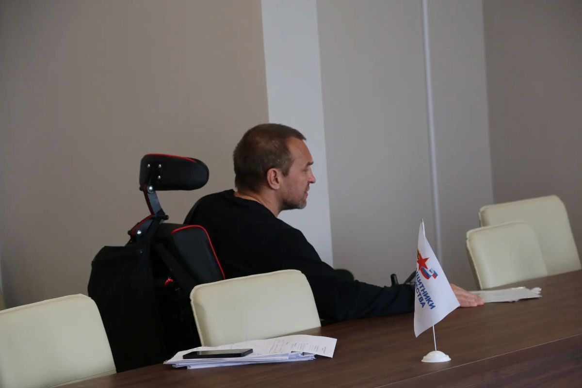 Сегодня прокурор Нижегородской области Алексей Цуканов в филиале Государственного фонда поддержки участников специальной военной операции «Защитники Отечества» по Нижегородской области провел прием военнослужащих и членов их... Сегодня прокурор Нижегородской области Алексей Цуканов в филиале Государственного фонда поддержки участников специальной военной операции «Защитники Отечества» по Нижегородской области провел прием военнослужащих и членов их...