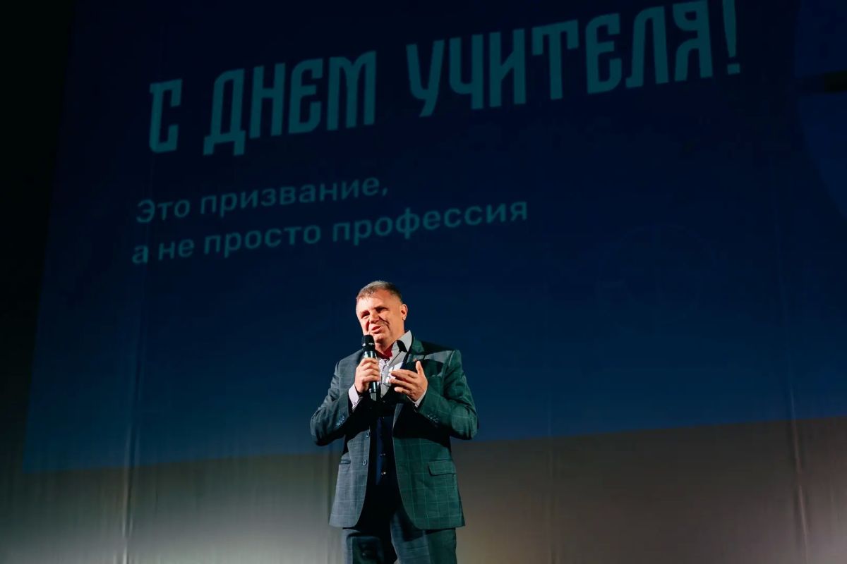 Нижегородские педагоги получили заслуженные награды в День учителя Нижегородские педагоги получили заслуженные награды в День учителя