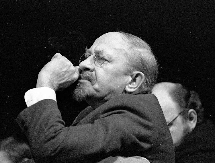 Глеб Никитин: Я влюбился в его талант еще до того, как узнал о роли Нижегородской области в судьбе Евгения Александровича Глеб Никитин: Я влюбился в его талант еще до того, как узнал о роли Нижегородской области в судьбе Евгения Александровича