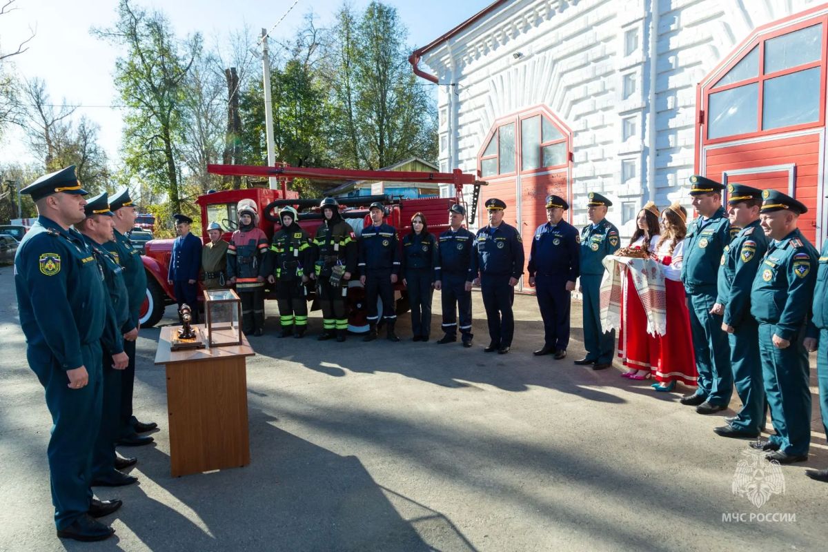 Нижегородская область приняла эстафету: исторический пожарный ствол встретили в Пильне Нижегородская область приняла эстафету: исторический пожарный ствол встретили в Пильне