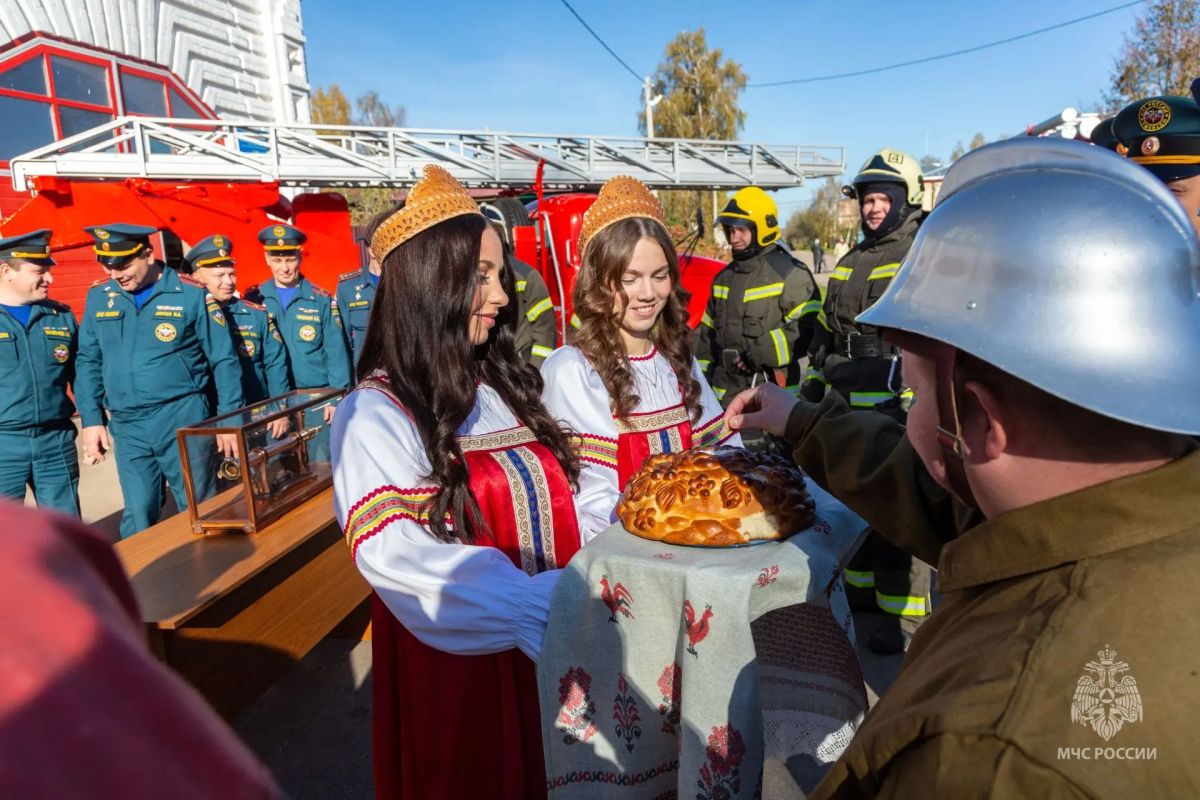 Нижегородская область приняла эстафету: исторический пожарный ствол встретили в Пильне Нижегородская область приняла эстафету: исторический пожарный ствол встретили в Пильне