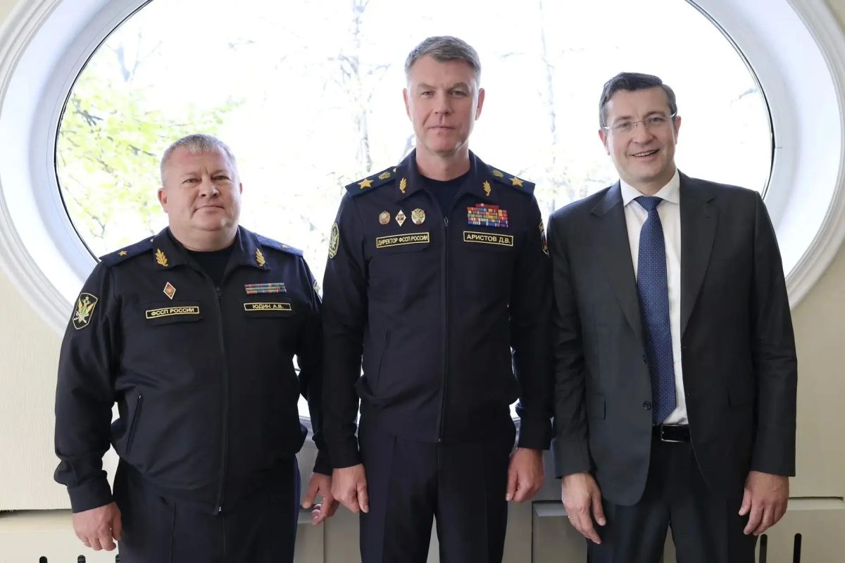 Глеб Никитин обсудил с главой ФССП защиту прав детей и участников СВО