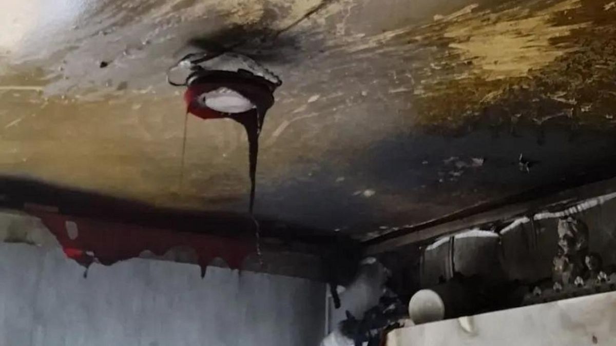 Нижегородский полицейский вывел из горящего дома в селе Мамлейка женщину с её малолетними детьми Нижегородский полицейский вывел из горящего дома в селе Мамлейка женщину с её малолетними детьми