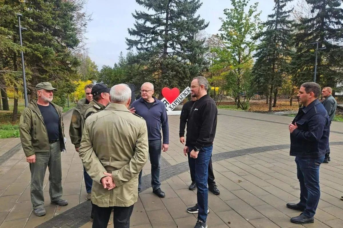 Сергей Морозов и Анатолий Молев проверили, как идут восстановительные работы в Харцызске и Иловайске