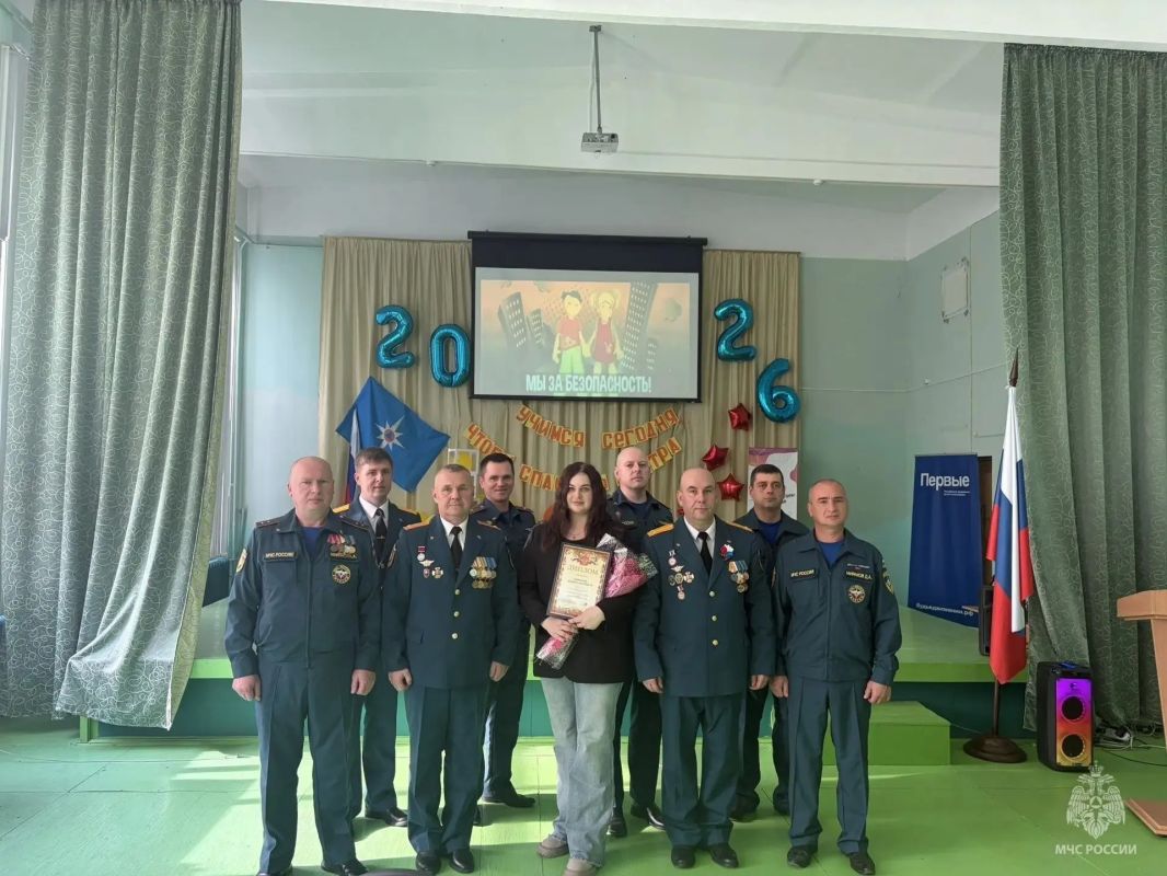 В Навашино создан первый отряд юных спасателей «Феникс» В Навашино создан первый отряд юных спасателей «Феникс»