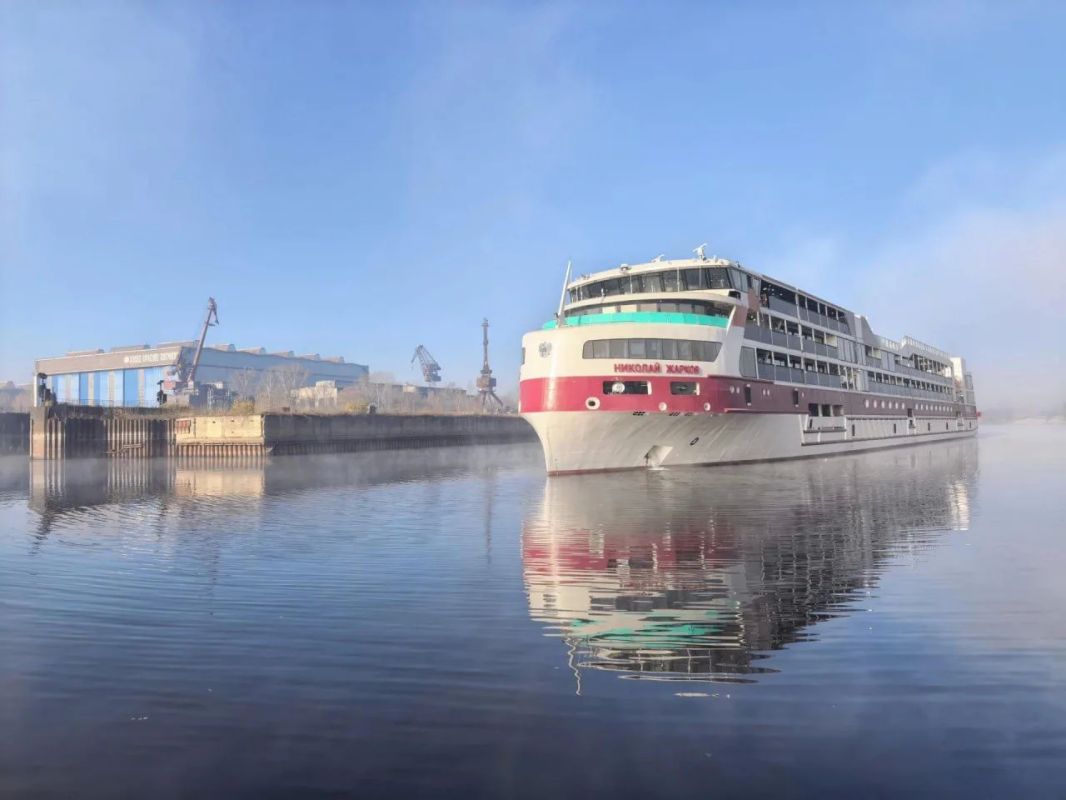 ОСК вывела на ходовые испытания круизный лайнер смешанного «река-море» плавания «Николай Жарков»
