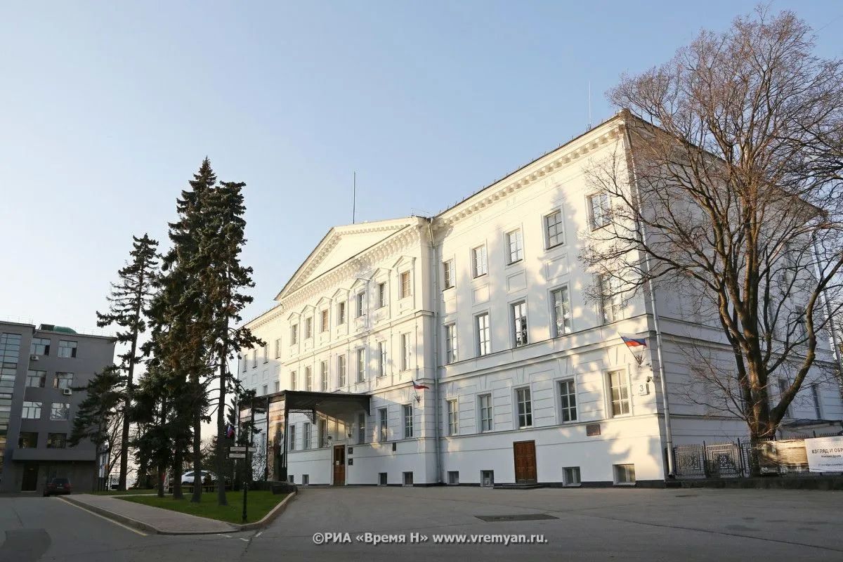 Городской осенний бал старшеклассников состоялся в НГХМ | РУССКОЕ ИСКУССТВО