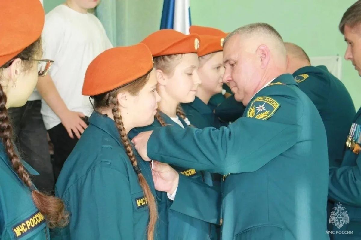 В Навашино создан первый отряд юных спасателей «Феникс» В Навашино создан первый отряд юных спасателей «Феникс»