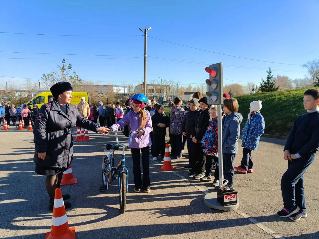 В поселок Ждановский приехала "Лаборатория Безопасности"! В поселок Ждановский приехала "Лаборатория Безопасности"!