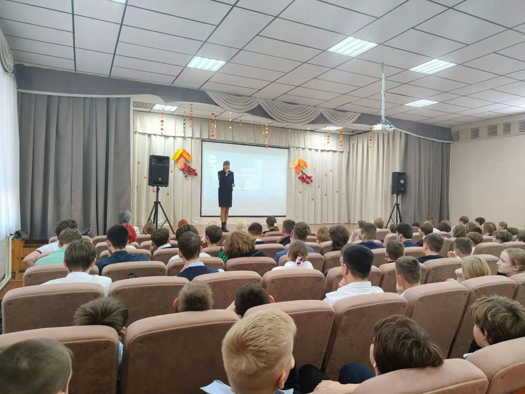 В поселок Ждановский приехала "Лаборатория Безопасности"! В поселок Ждановский приехала "Лаборатория Безопасности"!