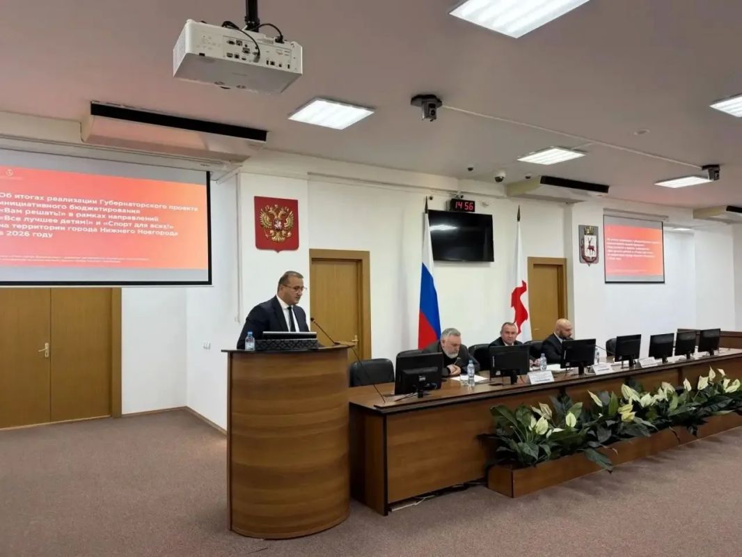 Сегодняшнее заседание комиссии по патриотическому воспитанию, молодежной политике, физкультуре и спорту начали с доброй традиции — награждения тех, кто своим трудом помогает развиваться нашему городу Сегодняшнее заседание комиссии по патриотическому воспитанию, молодежной политике, физкультуре и спорту начали с доброй традиции — награждения тех, кто своим трудом помогает развиваться нашему городу