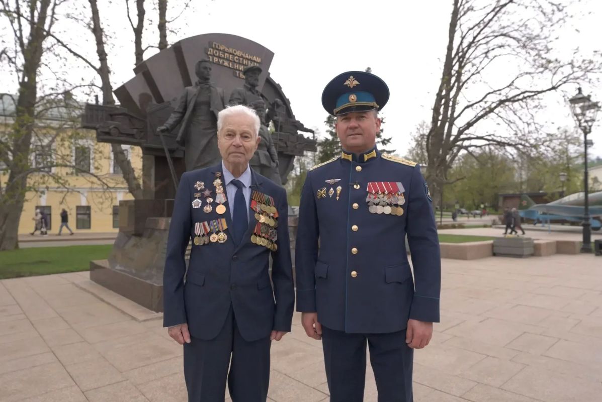 Сегодня свой 101-й день рождения отмечает ветеран Великой Отечественной, живая легенда Нижнего Новгорода Евгений Макаров