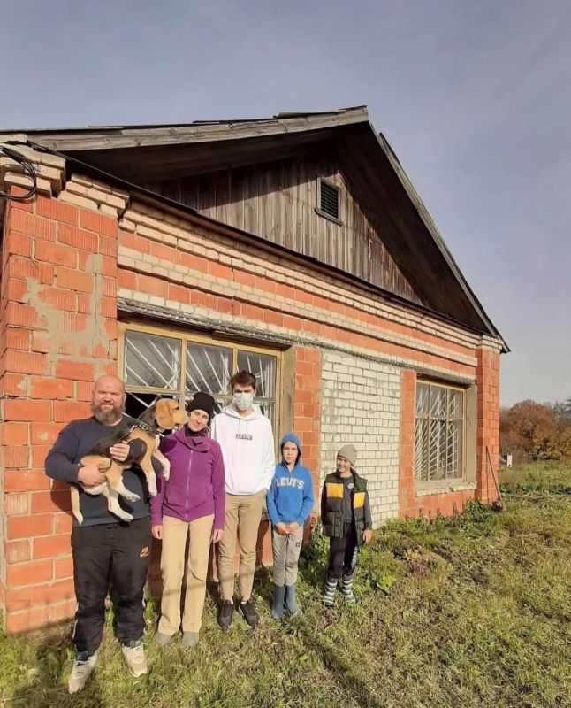 17-летний Никита Лаврентьев вместе с семьёй превратил старенький сельский магазин в Богородском районе в точку притяжения туристов 17-летний Никита Лаврентьев вместе с семьёй превратил старенький сельский магазин в Богородском районе в точку притяжения туристов