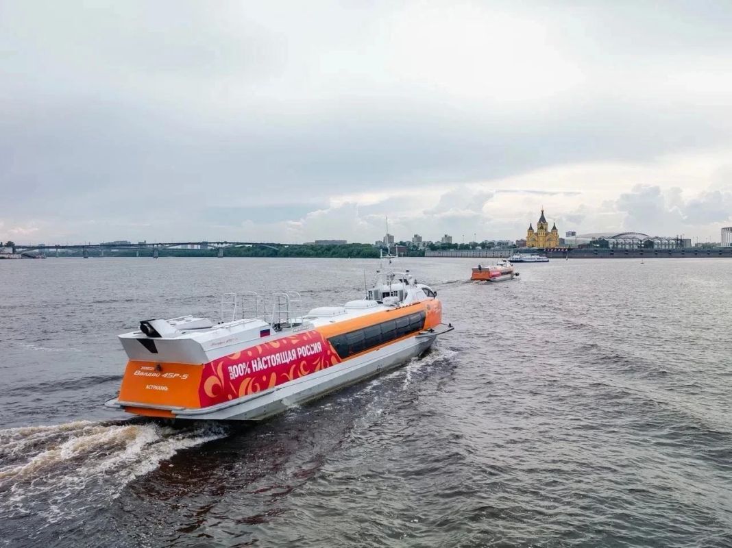«Валдаи» и «Метеоры» перевезли почти 151 тысячу пассажиров и совершили почти 5 тысяч рейсов за навигацию в 2026 году «Валдаи» и «Метеоры» перевезли почти 151 тысячу пассажиров и совершили почти 5 тысяч рейсов за навигацию в 2026 году