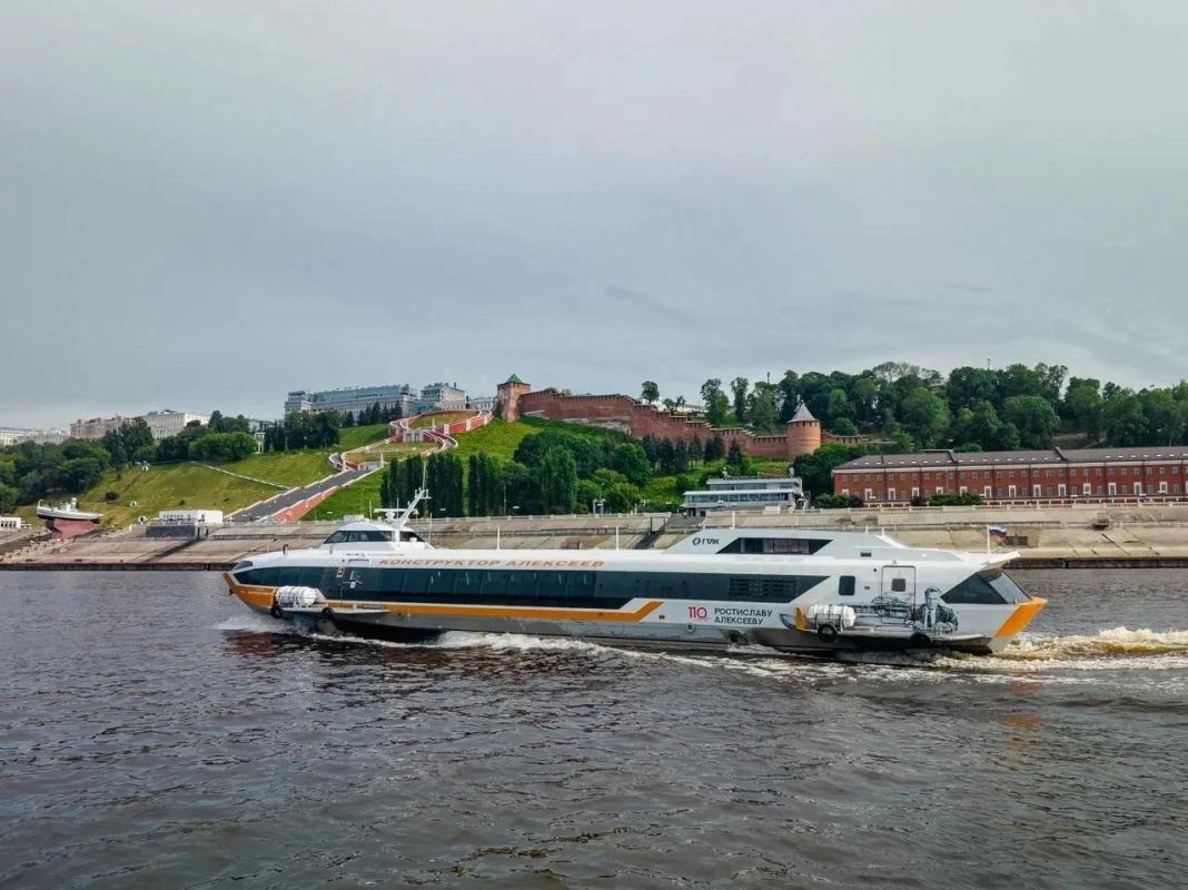 «Валдаи» и «Метеоры» перевезли почти 151 тысячу пассажиров и совершили почти 5 тысяч рейсов за навигацию в 2026 году «Валдаи» и «Метеоры» перевезли почти 151 тысячу пассажиров и совершили почти 5 тысяч рейсов за навигацию в 2026 году