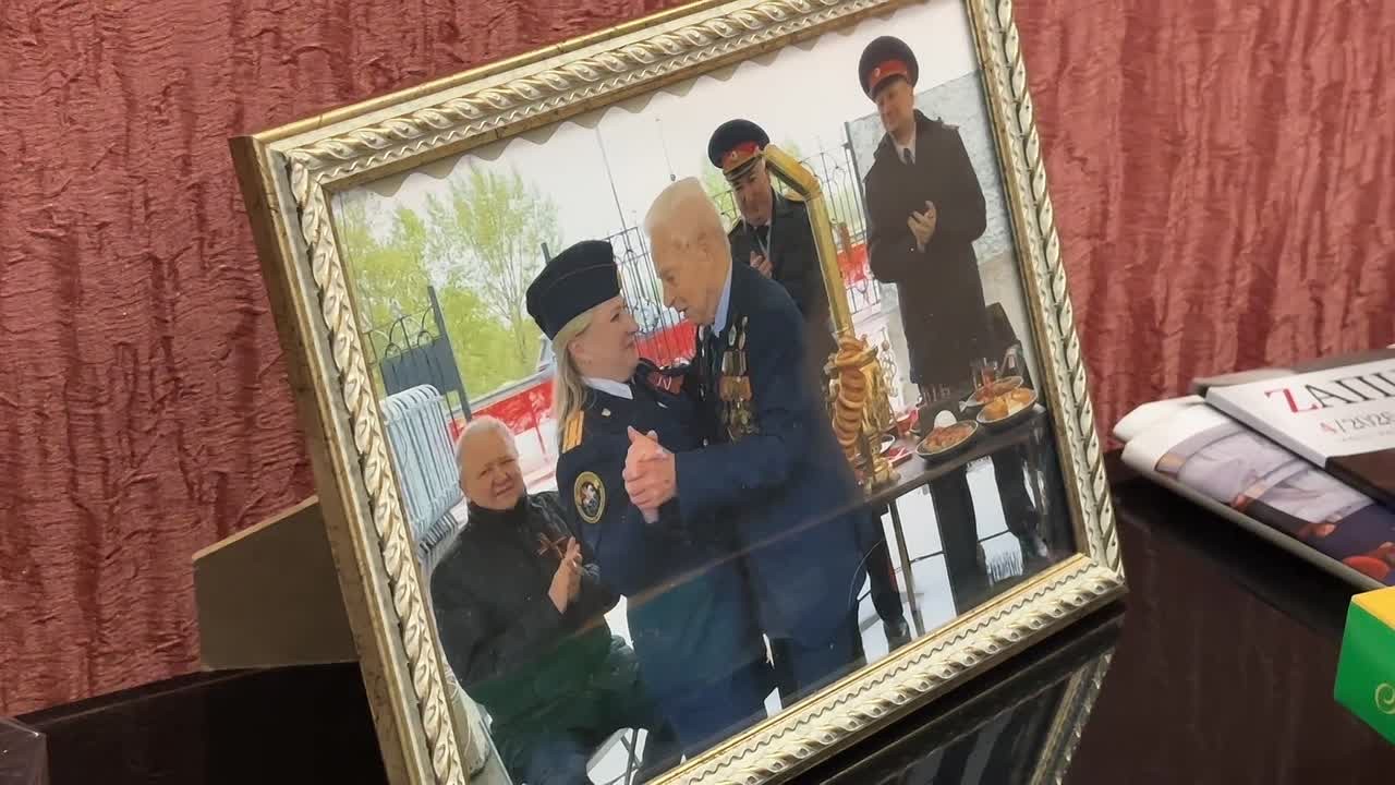 Сотрудники регионального следственного управления поздравили со 101-летием ветерана Великой Отечественной войны